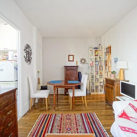 Apartamento Bright Apartment In A Lively Area In Paris *