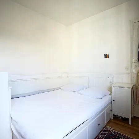 Bright Apartment In A Lively Area In Paris Apartamento